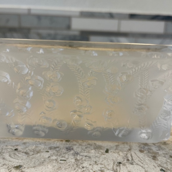 Lalique Crystal Coupe Roses Square Bowl - Picture 8 of 14